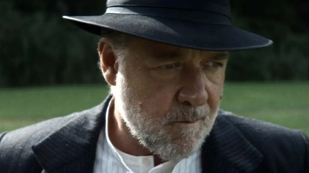 Russell Crowe revine cu un thriller de supraviețuire care a cucerit criticii